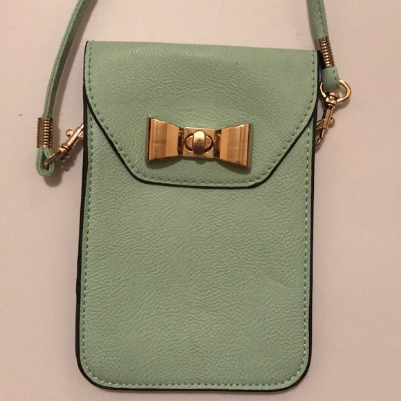 Clutch - Picture 2 of 3